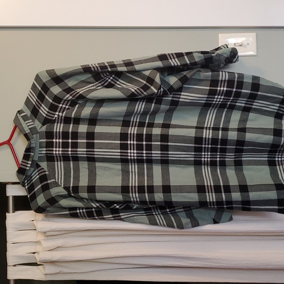 (3 For $20) O'Neil oversized high/low top - Picture 4 of 6